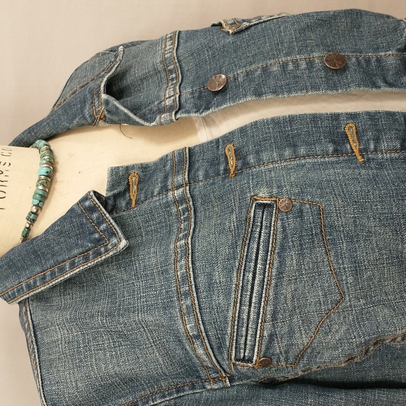 Crop Denim Jean Jacket Short sz Lg Natural Wear 44 Chest some Stretch Mid Wash - Picture 4 of 9
